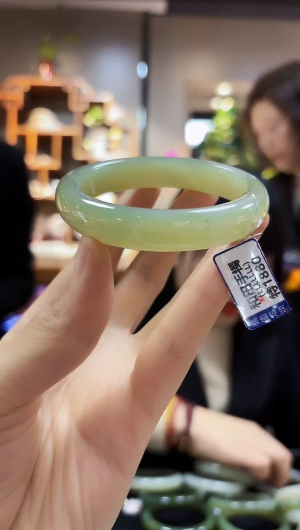 【闪购商品】和田玉手镯未镶嵌56.6