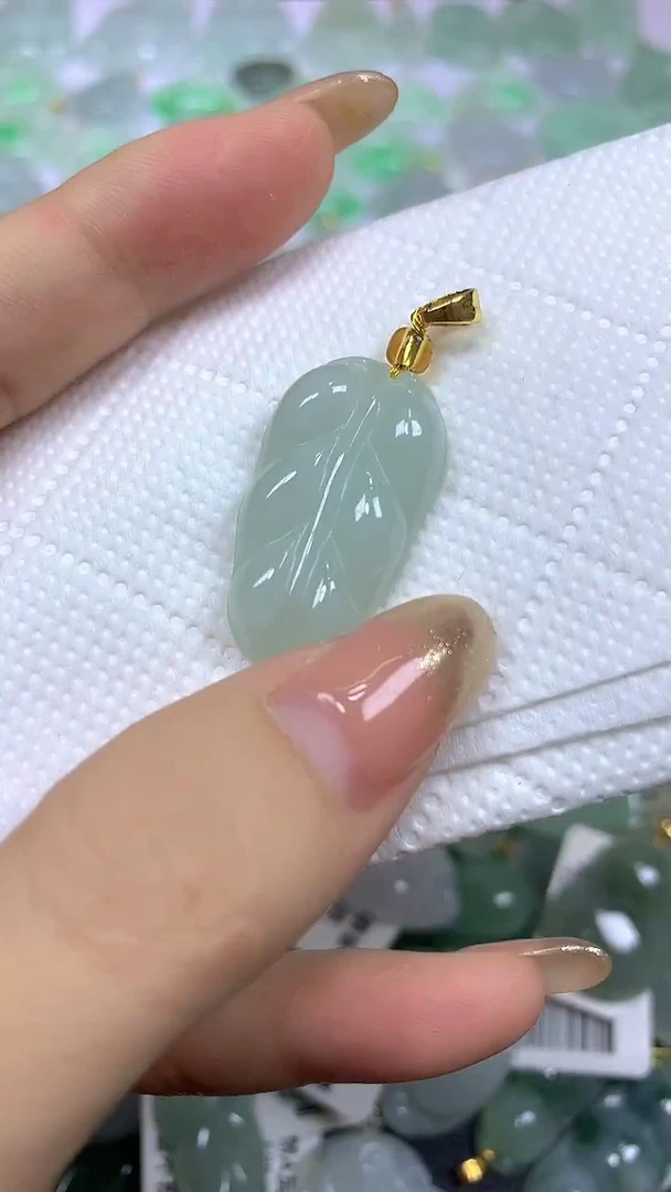 颈饰未镶嵌翡翠A货
