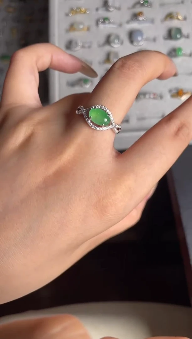 银S925镶嵌戒指翡翠一物一证一礼盒