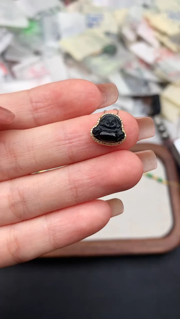 18K金镶嵌挂件翡翠1