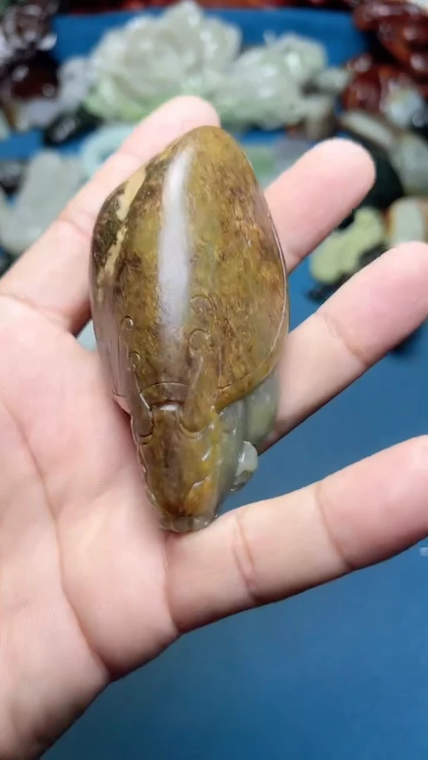 和田玉未镶嵌把件-