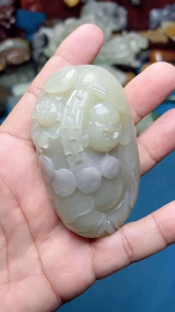 和田玉未镶嵌把件-