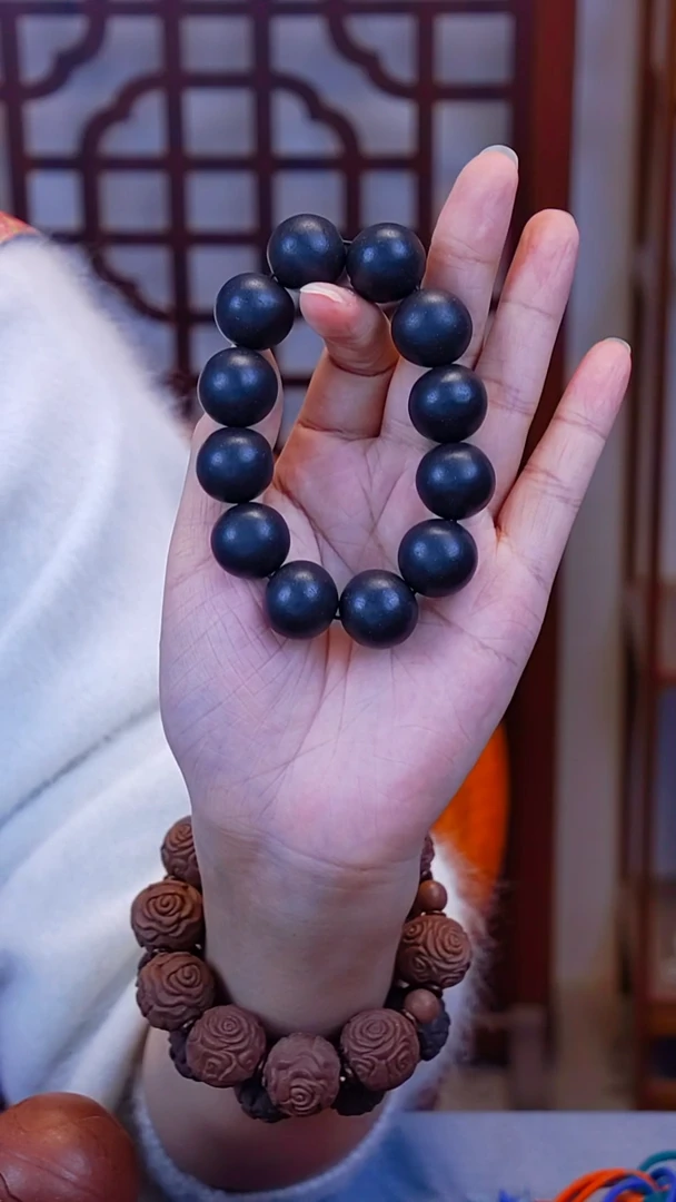 黑花宜 1.9圆珠 手串 瑕 福利