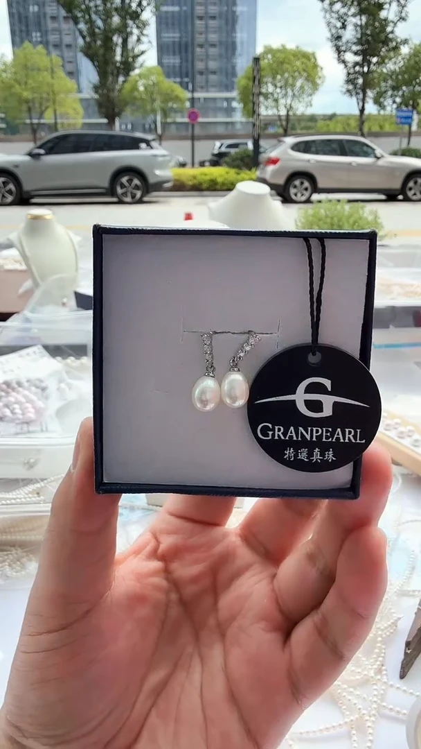 未镶嵌淡水珍珠耳饰爱****！水滴耳钉