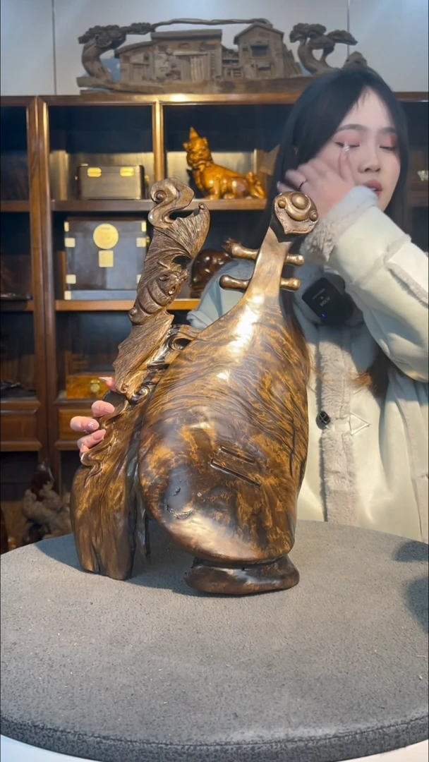 【闪购商品】金丝楠木雕满花琵琶