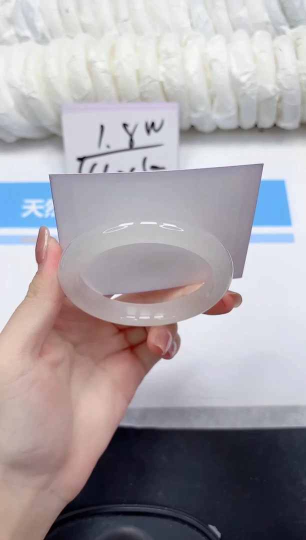 未镶嵌手镯石英质玉129-60-仪式感