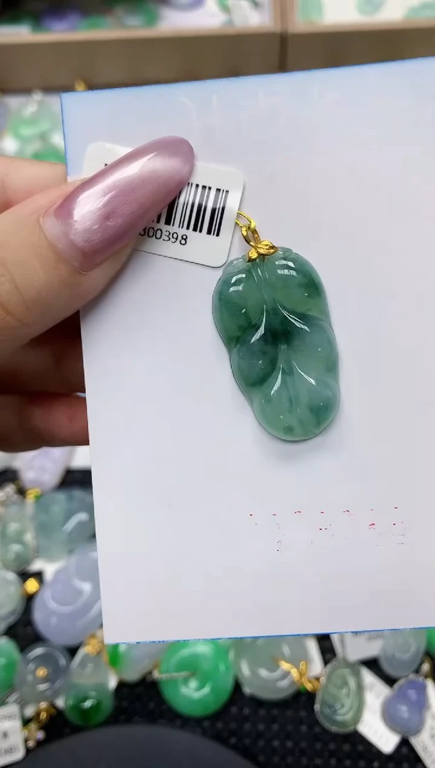翡翠18K金镶嵌颈饰1111111111