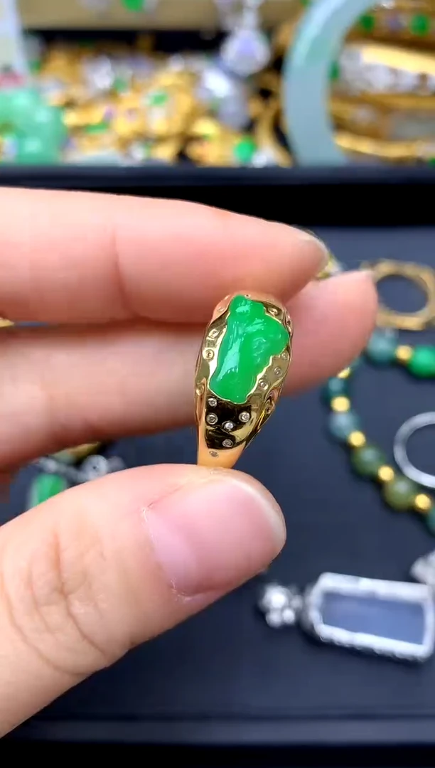 18K金镶嵌戒指翡翠398 -中国好珍宝