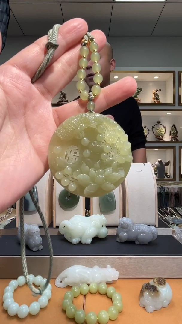 颈饰未镶嵌和田玉苏