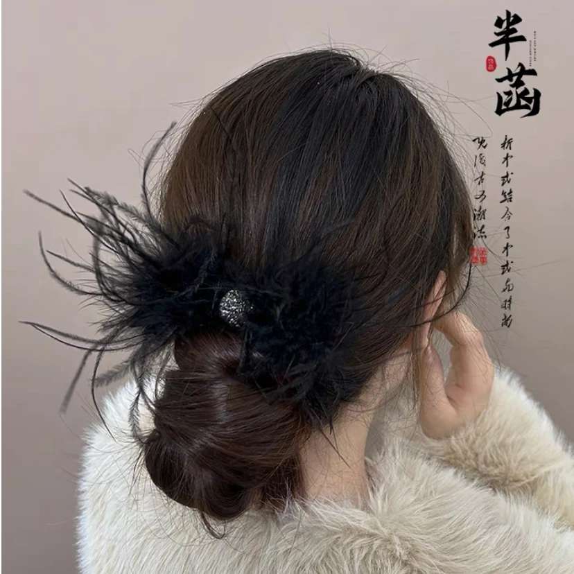 2025新款气质黑色羽毛弹簧夹高级感显发量毛毛夹子半披肩后脑勺女