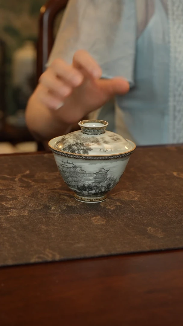 手绘墨彩玉京繁华图盖碗