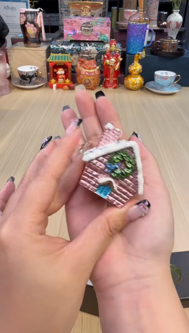 12圣诞雪屋粉色