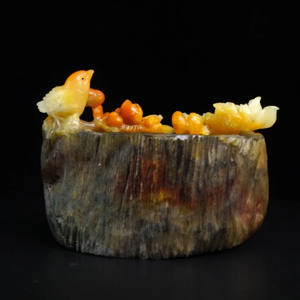 22寿山石三彩结晶芙蓉喜上眉梢烟灰缸摆件410克9.87x6.5x7.3