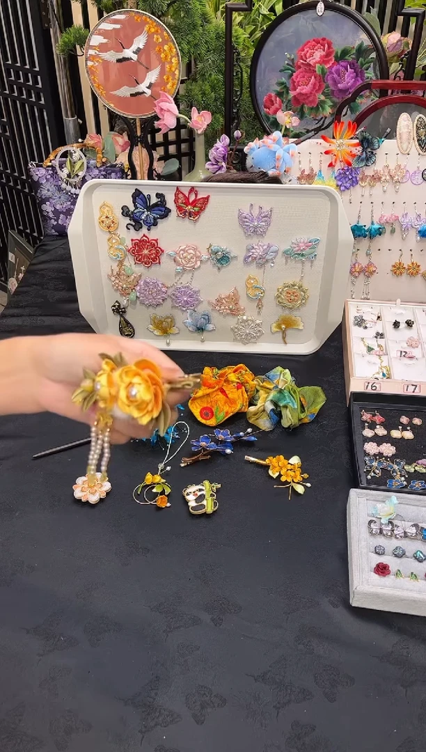 织绣时****?非遗手工苏绣饰品