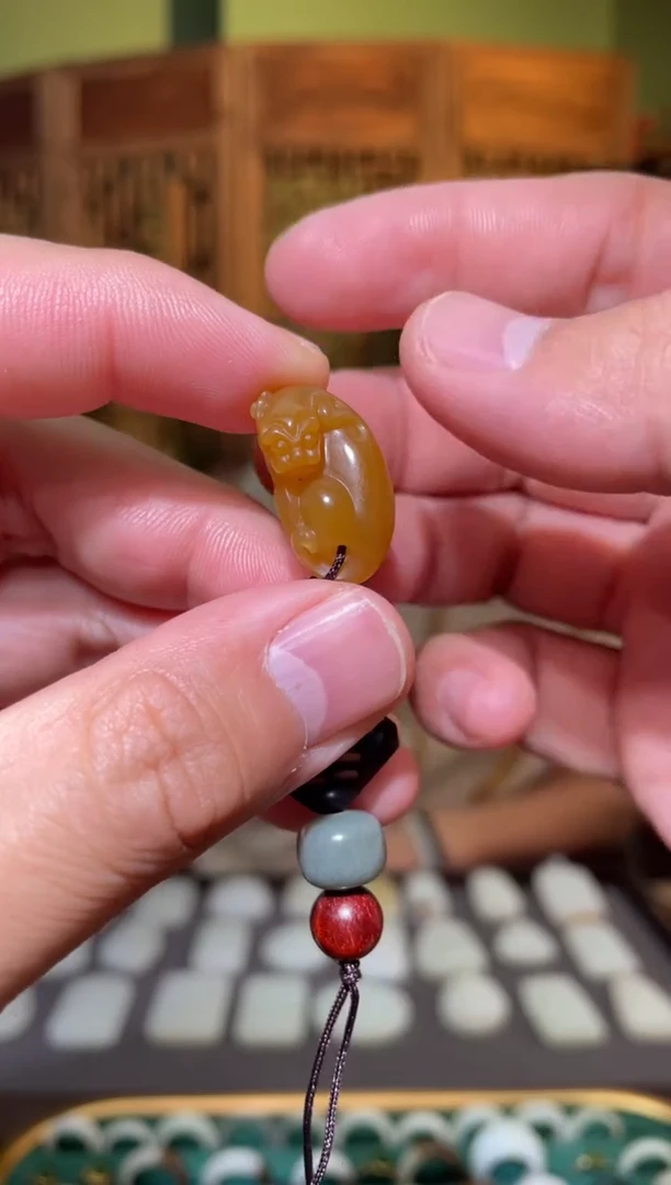 和田玉未镶嵌颈饰貔貅