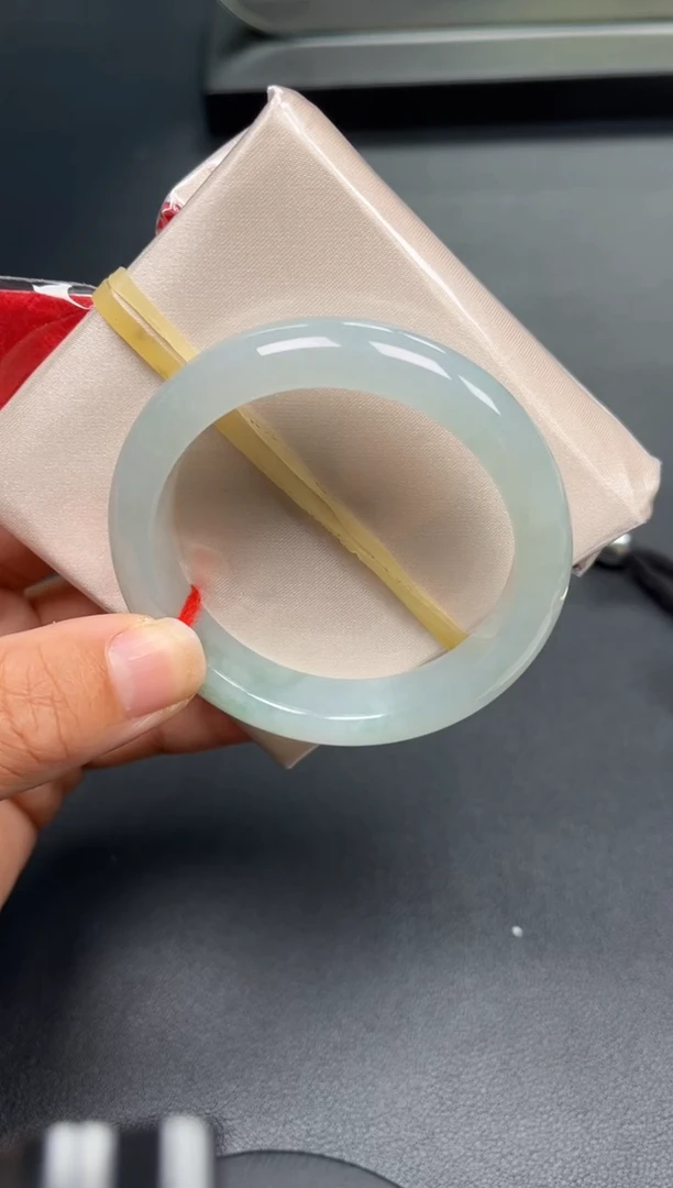 未镶嵌手镯翡翠多人