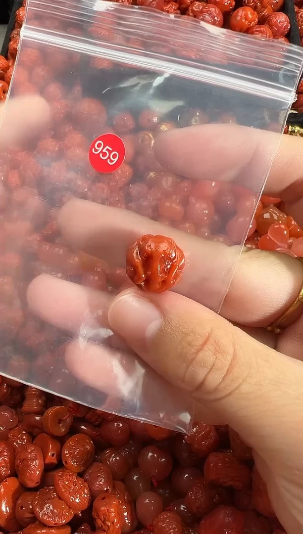 颈饰未镶嵌南红玛瑙1