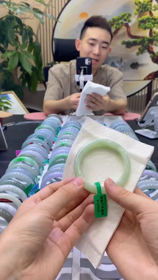 未镶嵌手镯翡翠47885