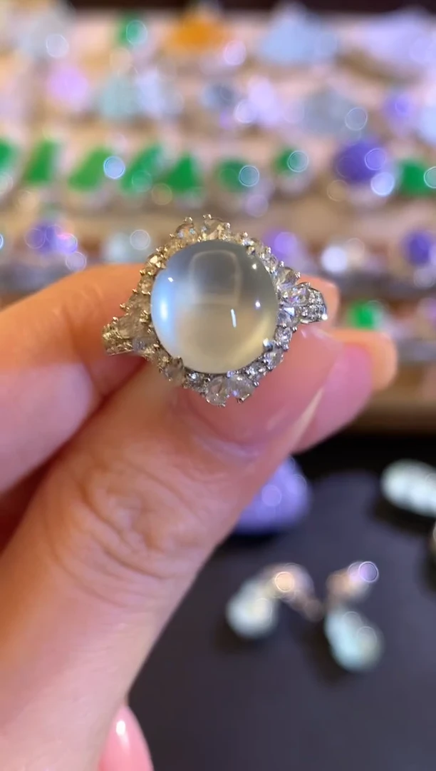 18K金镶嵌戒指翡翠a224