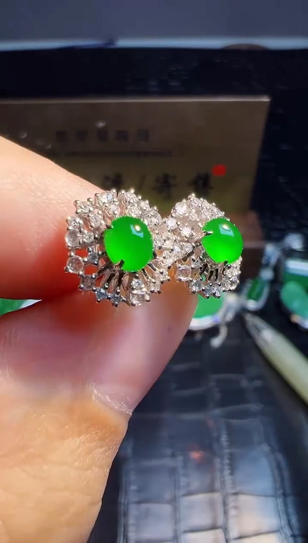 【闪购商品】翡翠耳饰18K金镶嵌翡翠回流