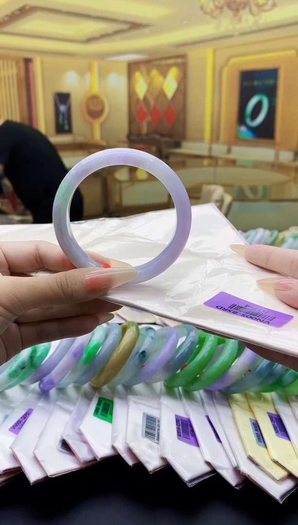 未镶嵌手镯翡翠李****2   H17-4