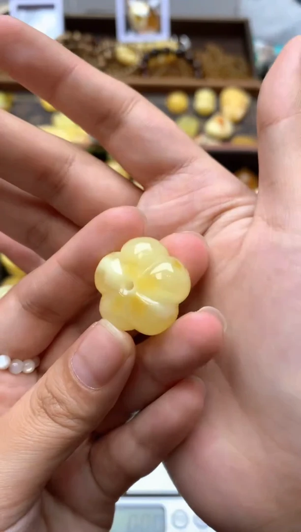 【闪购商品】琥珀珠宝奇石未镶嵌072琥珀蜜蜡花粉有纹小坑介意勿拍