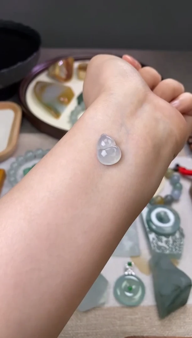 定制翡翠未镶嵌白冰葫芦