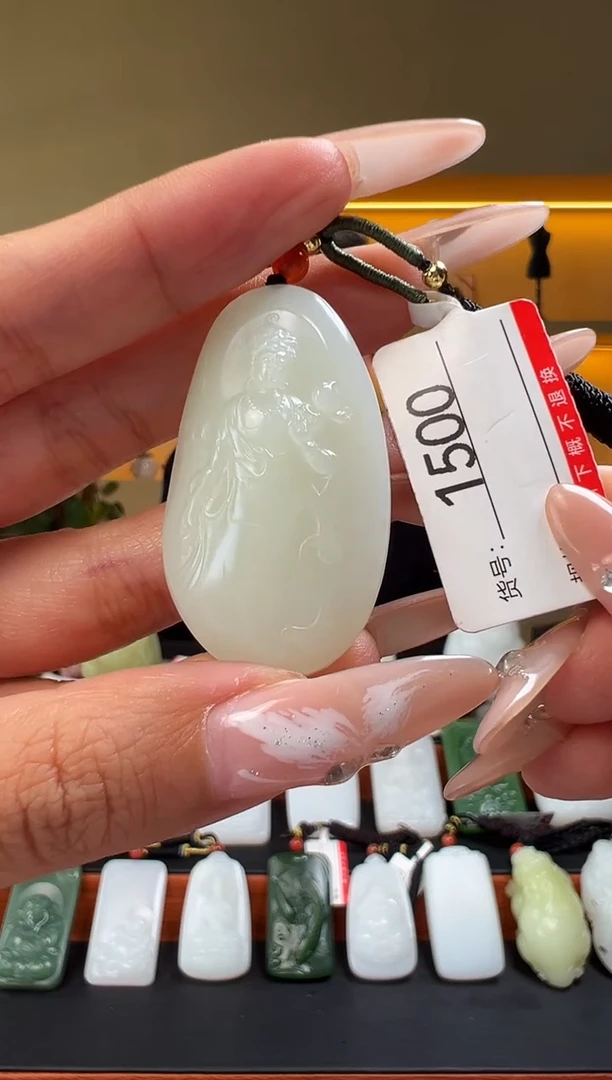 颈饰未镶嵌和田玉1