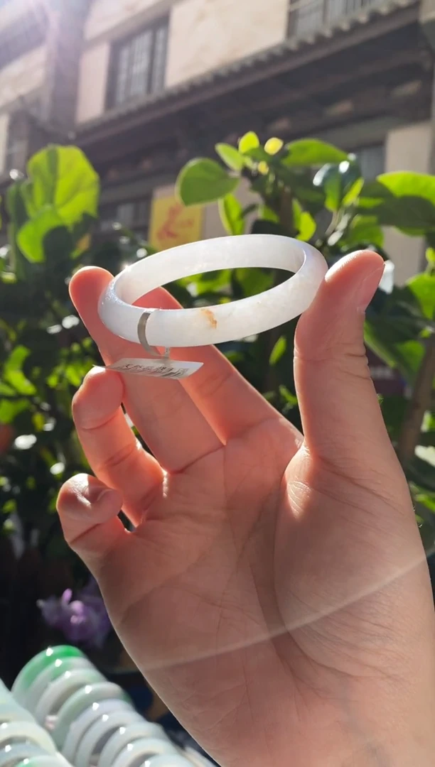 未镶嵌手镯（贵妃镯）翡翠53贵妃