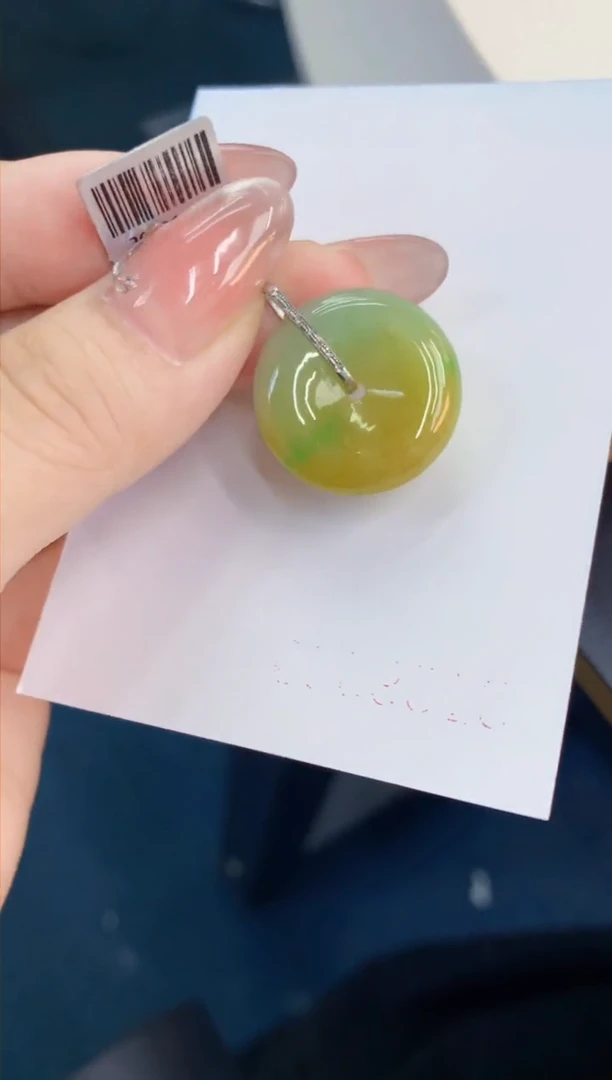 翡翠未镶嵌颈饰1