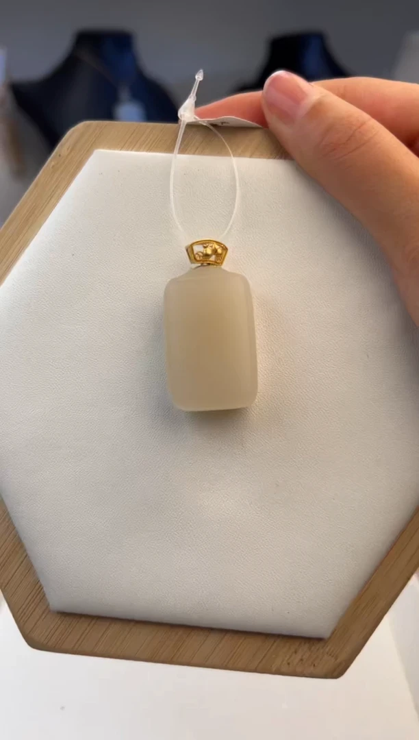 吊坠(不含链)18K金镶嵌和田玉2980