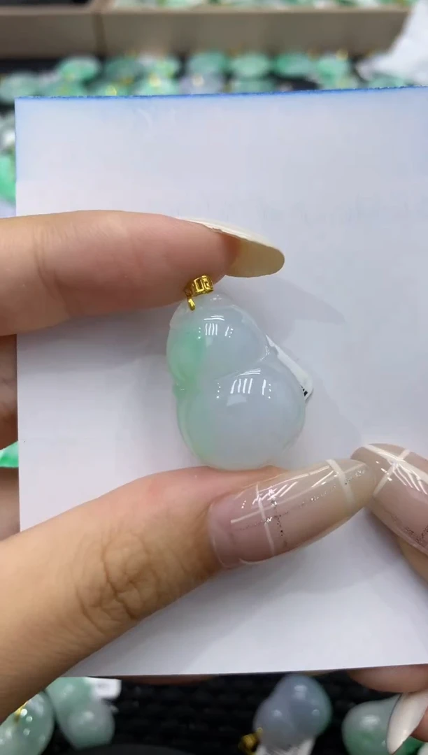 颈饰18K金镶嵌翡翠天然缅甸翡翠A货