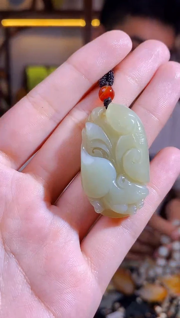 和田玉未镶嵌颈饰1