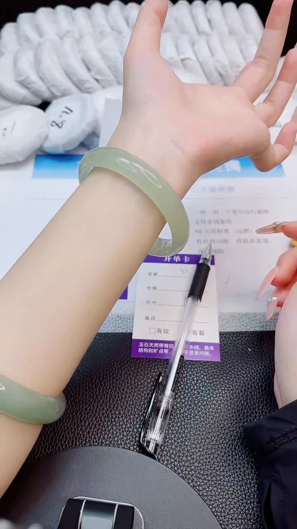 未镶嵌手镯石英质玉33-60