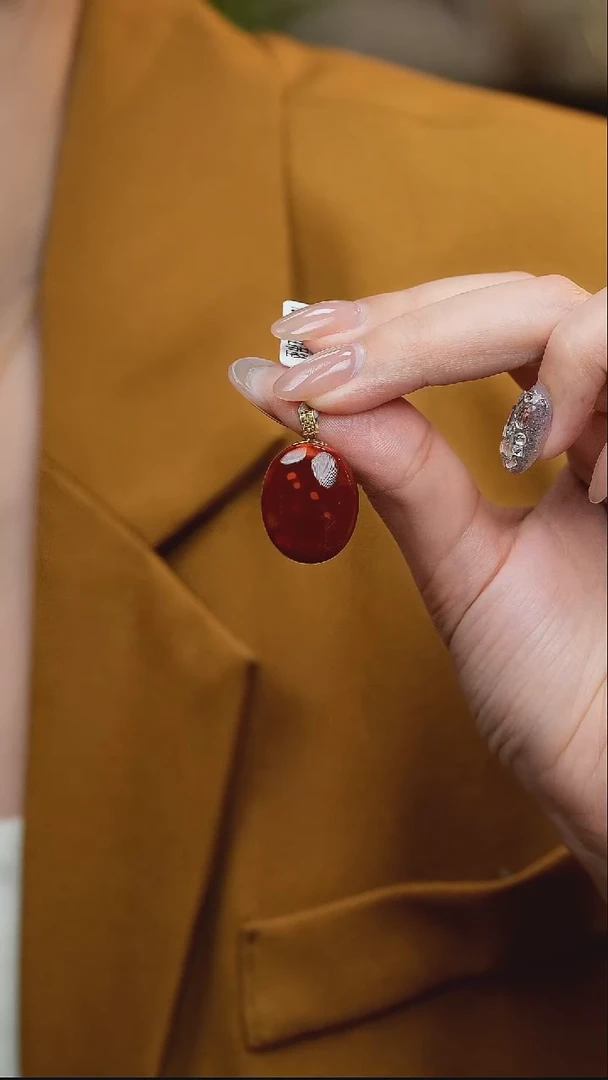 18K金镶嵌吊坠南红玛瑙D