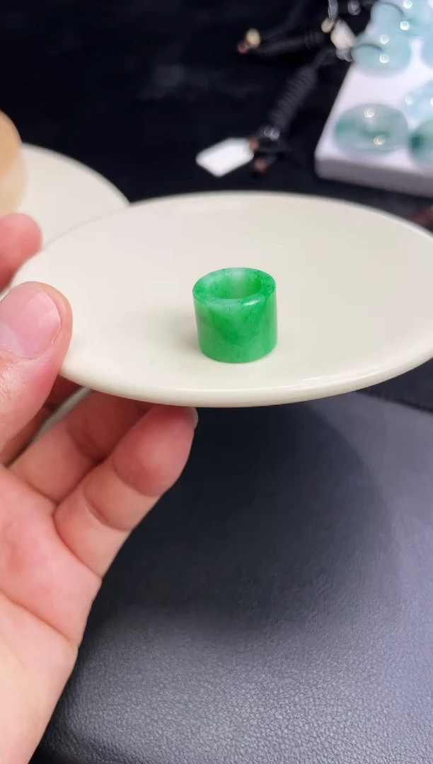 颈饰未镶嵌翡翠-【42】15.5   12.5mm