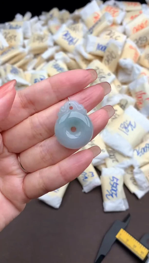 【闪购商品】翡翠挂件未镶嵌一