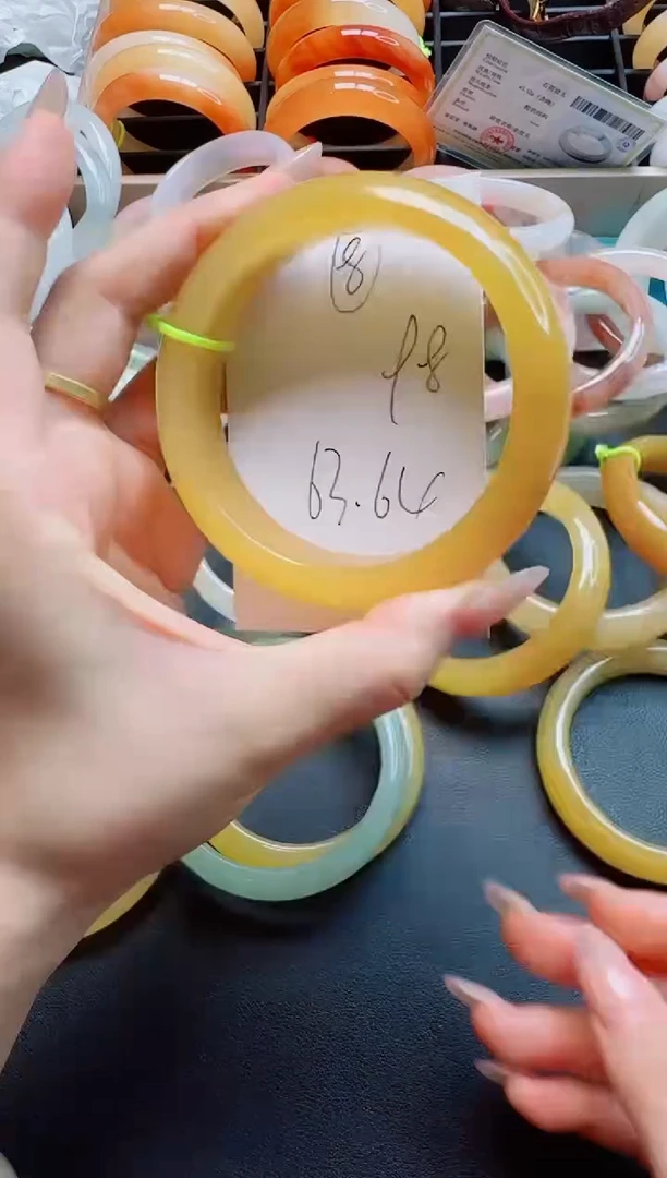 石英质玉手镯未镶嵌8