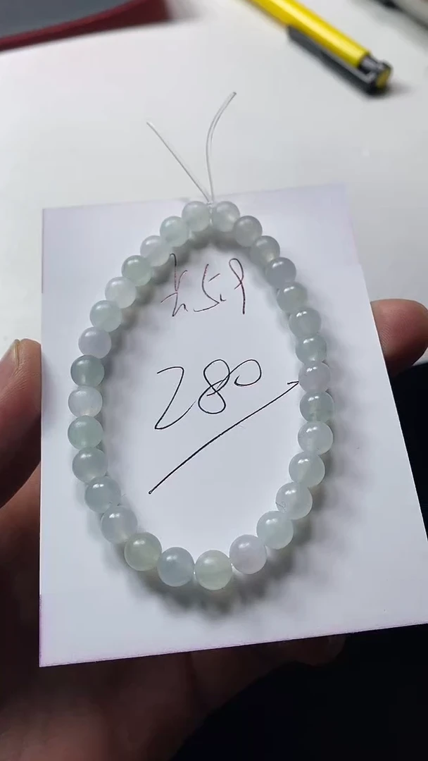 颈饰未镶嵌翡翠手串