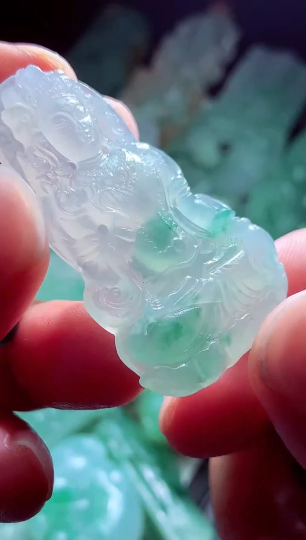 未镶嵌定制翡翠胡**?翡翠毛货定制