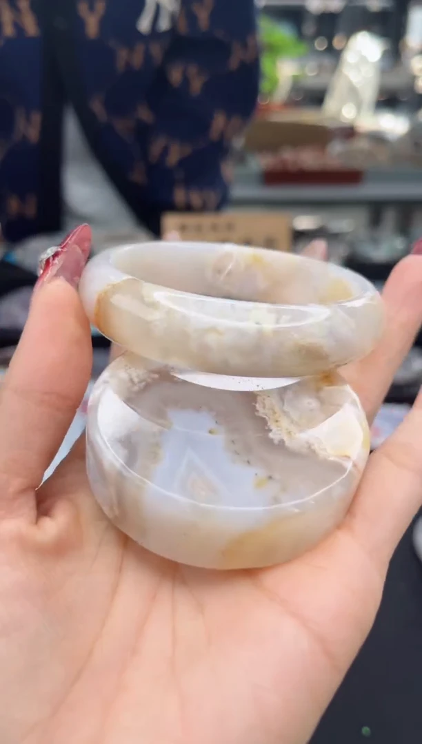 【闪购商品】石英质玉手镯未镶嵌60圈口（不退不换）1563363