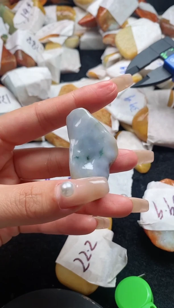 翡翠裸石翡翠挂件裸石