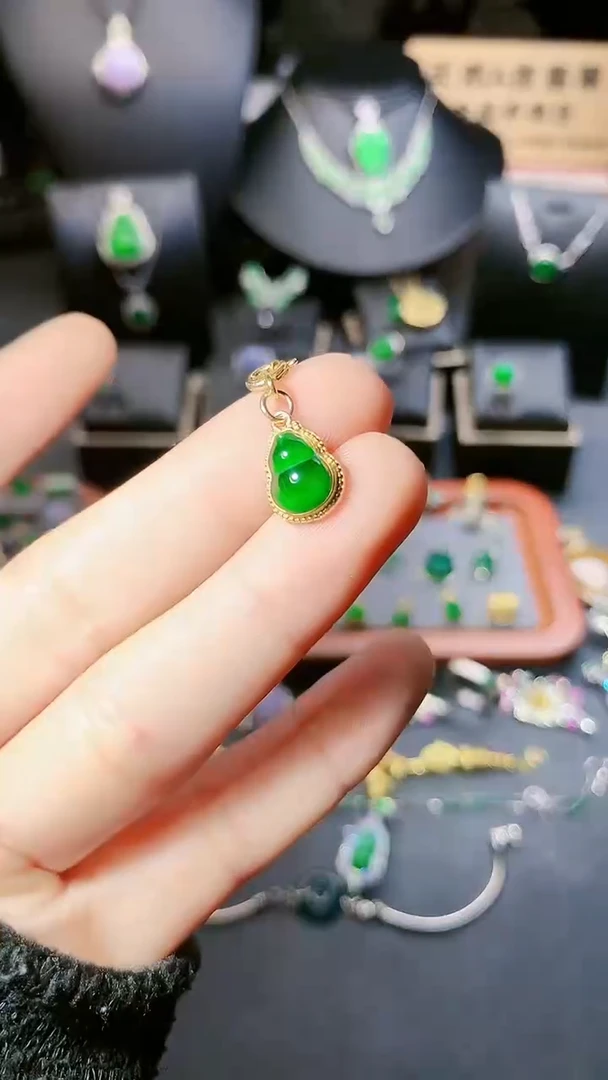 【闪购商品】翡翠吊坠(不含链)银S925镶嵌小提留