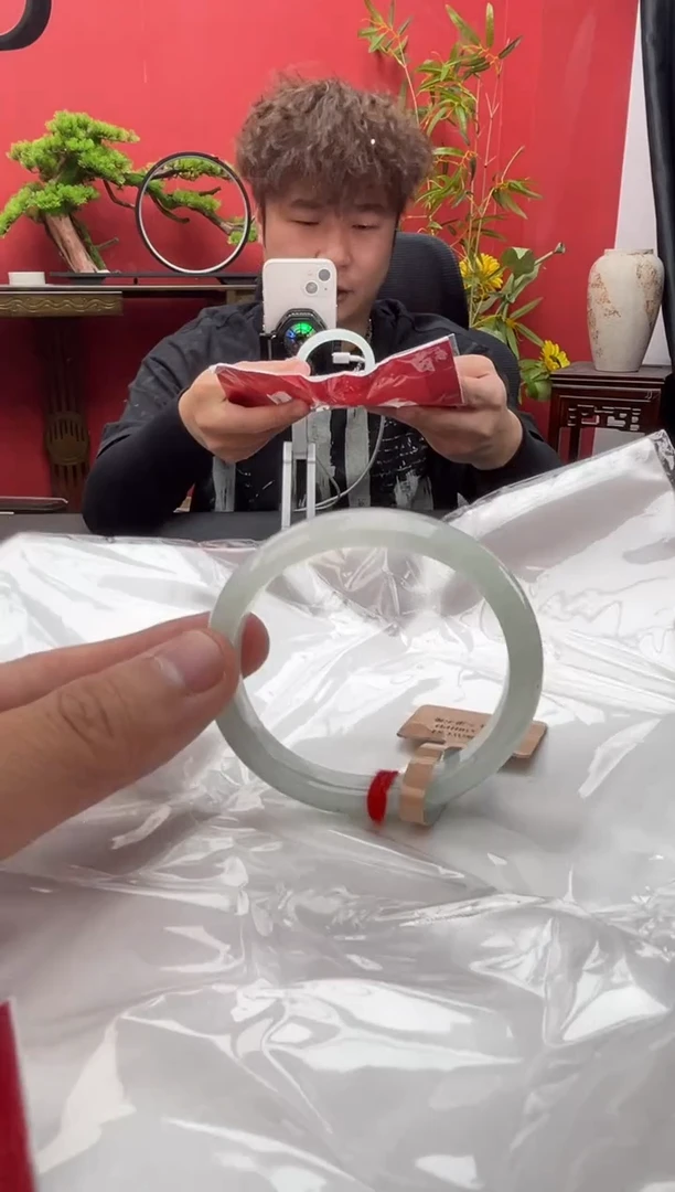 未镶嵌手镯（贵妃镯）翡翠3