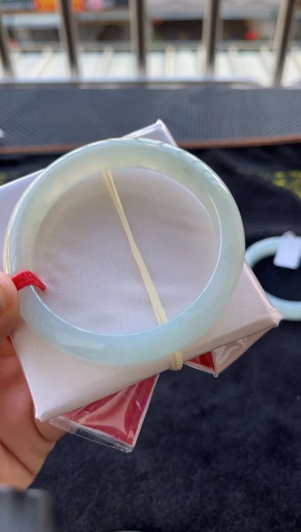 未镶嵌手镯翡翠多人