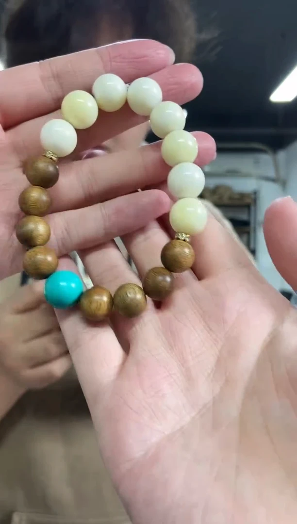 【闪购商品】蜜蜡裸石未镶嵌多样性发其一颜色微差