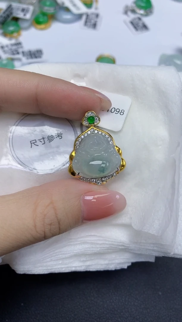 颈饰未镶嵌翡翠天然缅甸翡翠A货多样性发一件