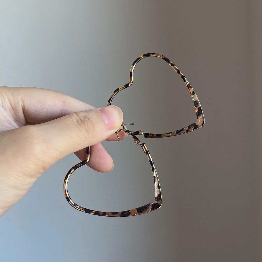 铜合金耳饰 复古爱心豹纹耳环女时尚百搭轻奢小众高级感气质耳饰