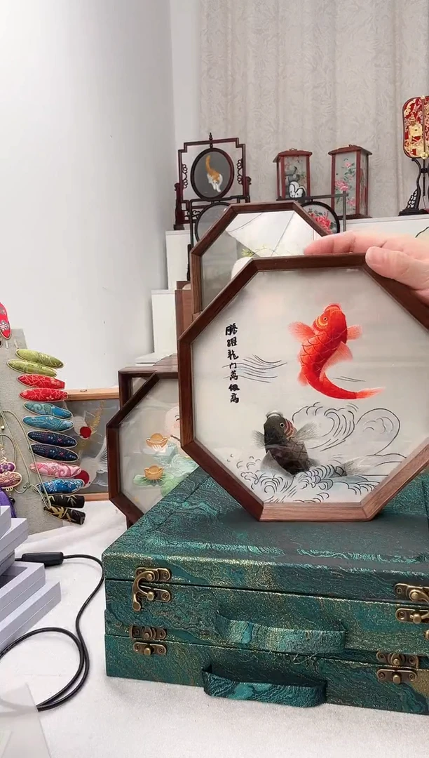 扇子苏绣作品手工摆台