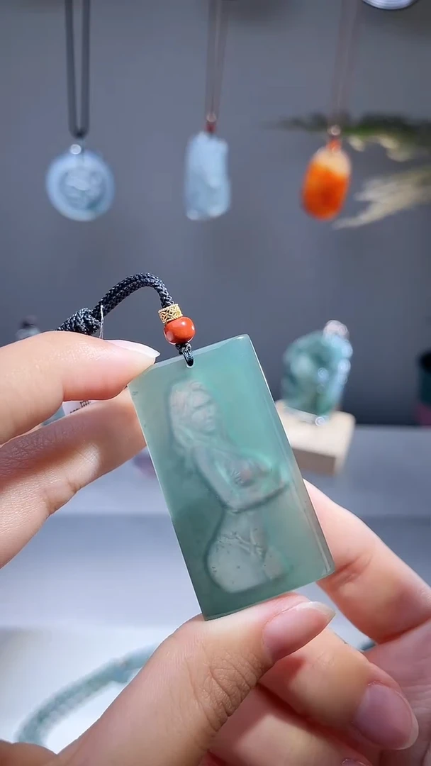 颈饰未镶嵌翡翠挂件